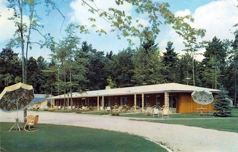 Shadowland Motel - Vintage Postcard